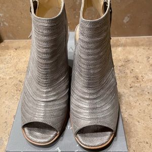 Paul Green peep toe booties